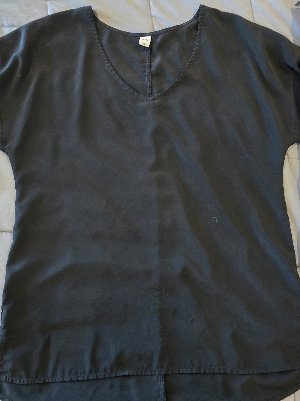 Old Navy Black V-Neck Women's Blouse